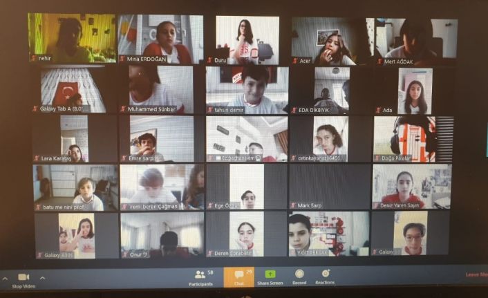 Başkan Böcek şampiyon yüzücülerle video konferansla buluştu