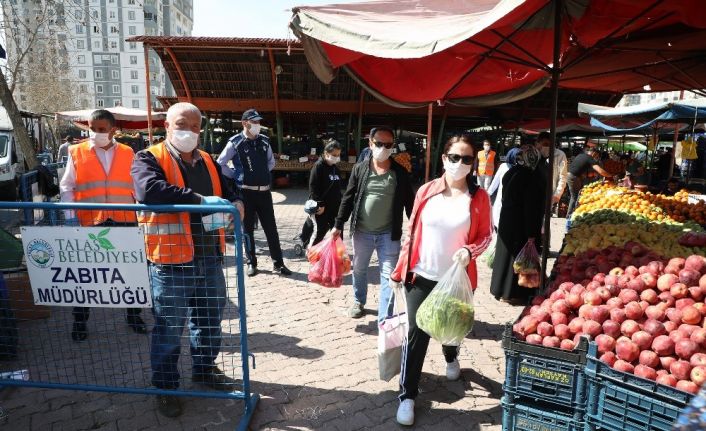 Başkan Yalçın Kaymakam Güney ile pazar denetiminde