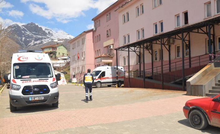 Beytüşşebap Devlet Hastanesi önüne triyaj alanı oluşturuldu