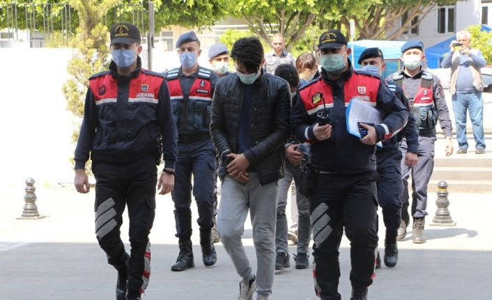 Bozuk para çalan hırsızlık şüphelisine 20 yaş altı sokağa çıkma cezası