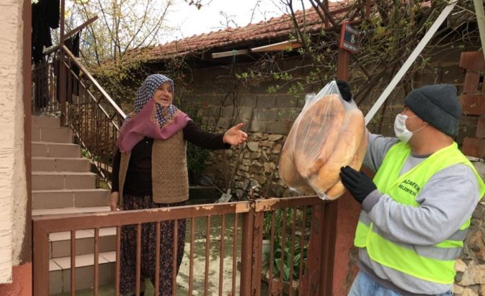 Bu ilçede yaşlılar aramıyor, "İhtiyaçlarınız var mı?" diye aranıyor