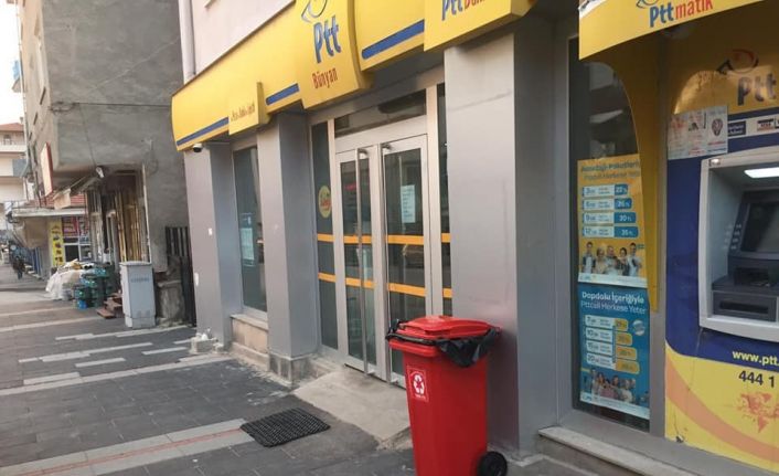 Bünyan Belediyesi maske ve eldivenlerin toplanması için özel tıbbi atık kutuları yerleştirdi