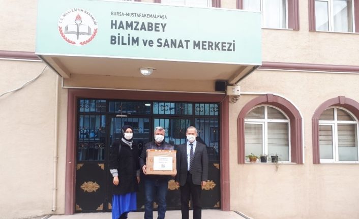 Bursa’dan sağlık çalışanlarına 3D yazıcı ile yüz koruma siperi üretildi