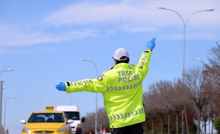 Denetimlerde 30 bin 363 araç durduruldu, 45 bin 249 kişinin ateşi ölçüldü