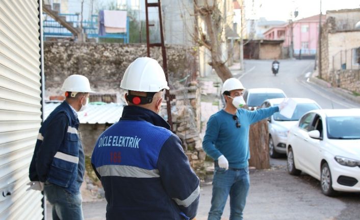 Dicle Elektrik, saha personelini korona virüse karşı sürekli güncelliyor