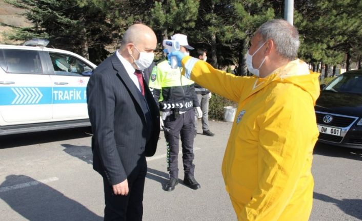 Emniyet Müdürü Artunay, kontrol noktasını denetledi