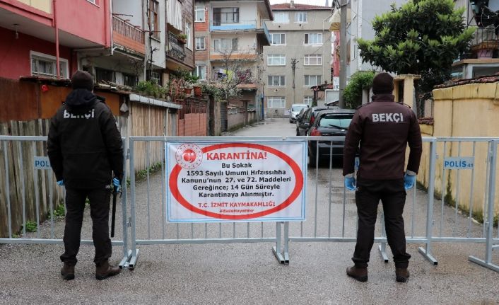 Eşi korona virüs tedavisi gören yaşlı kadın ölünce sokak karantinaya alındı