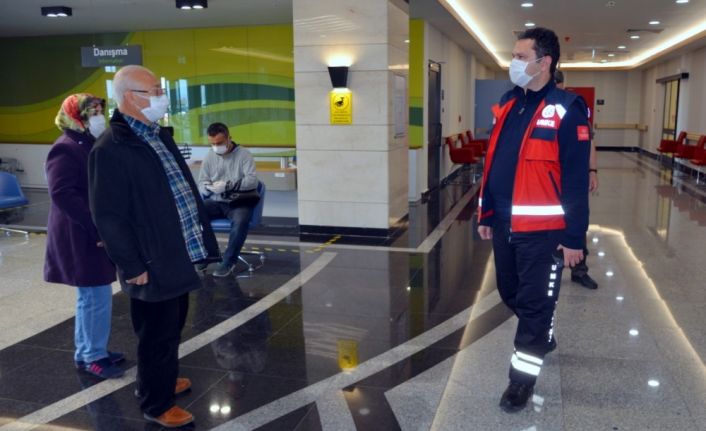 Eskişehir İl Sağlık Müdürü Prof. Dr. Uğur Bilge hastaneleri ziyaret etti