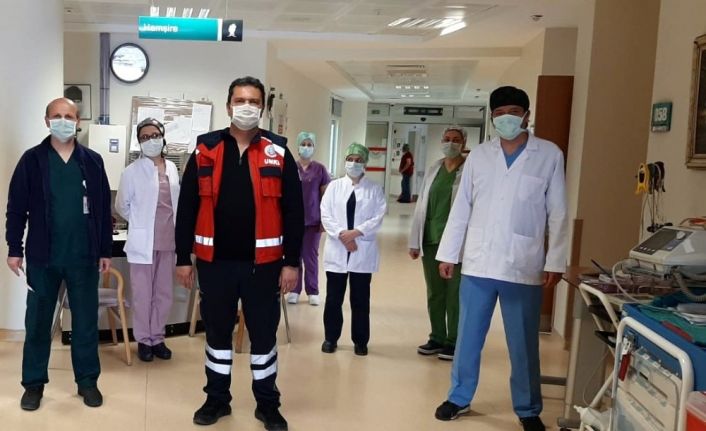 Eskişehir İl Sağlık Müdürü Prof. Dr. Uğur Bilge koronavirüs hastalarını ziyaret etti