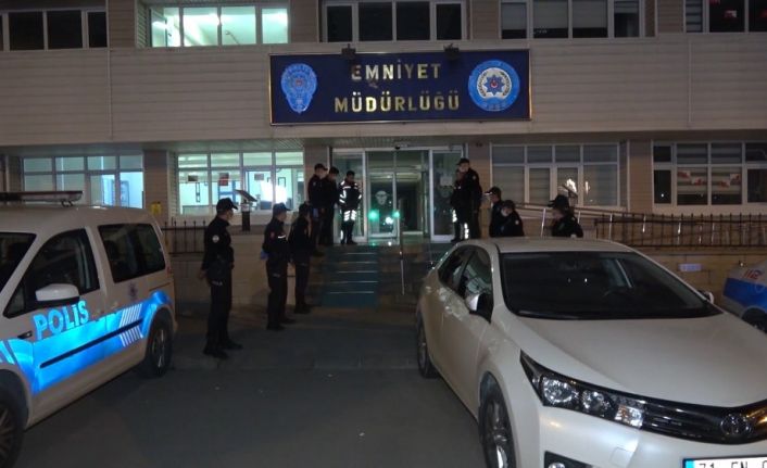 Gece yarısı ’kumar’ operasyonu: 18 kişiye 56 bin 700 TL ceza