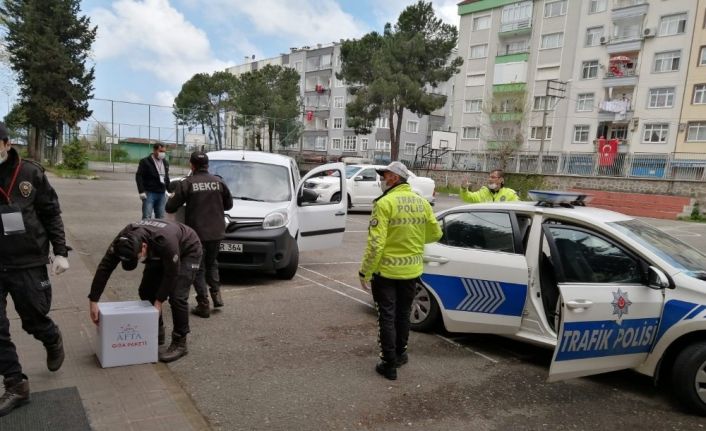 Giresun Emniyet Müdürlüğü çalışanları yardıma muhtaçlar için Ramazan kolisi hazırladı