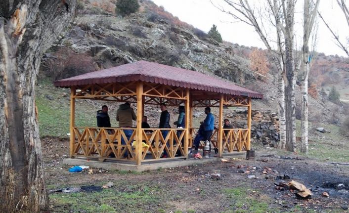 Gümüşhane’de piknik yasağına uymayan 7 kişiye 2 bin 700 lira para cezası