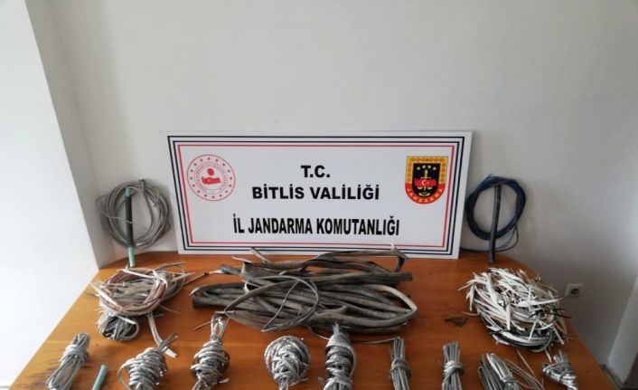 Hırsızlık şüphelisi 3 kişiye 3 bin 150’şer TL ‘sokağa çıkma’ cezası