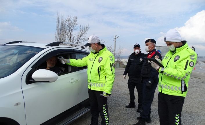 Hisarcık’ta polis ve jandarma ekiplerinden Korona virüs Covid-19 tedbiri