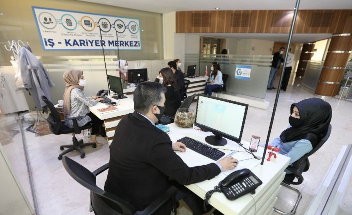 İş ve kariyer merkezi istihdamda büyük rol oynuyor