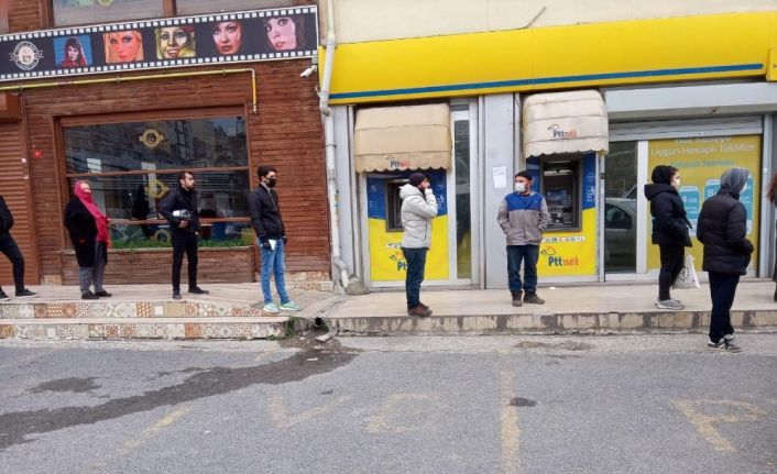 İstanbul’da korona virüs tedbirlerini ihlal eden 123 kişiye cezai işlem