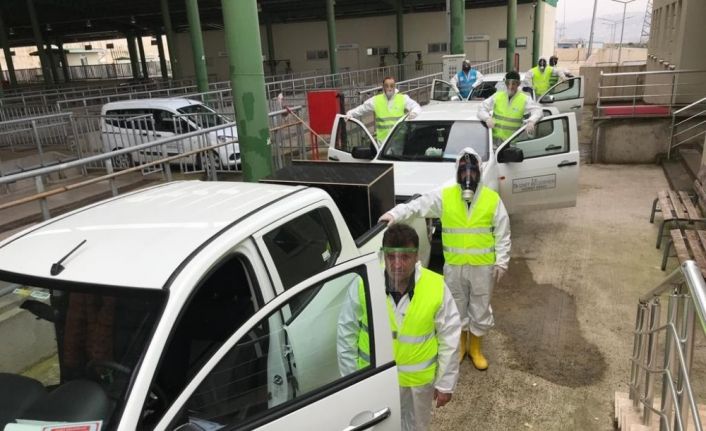 İzmit’te dezenfekte işlemleri aralıksız sürüyor