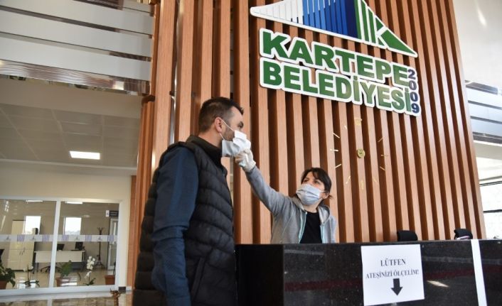 Kartepe Belediyesi girişine ateş ölçerli önlem