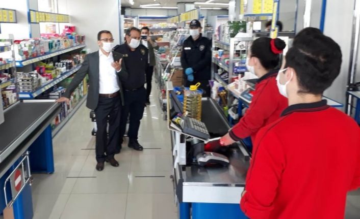 Kaymakam Uçgun marketlerde incelemeler yaptı