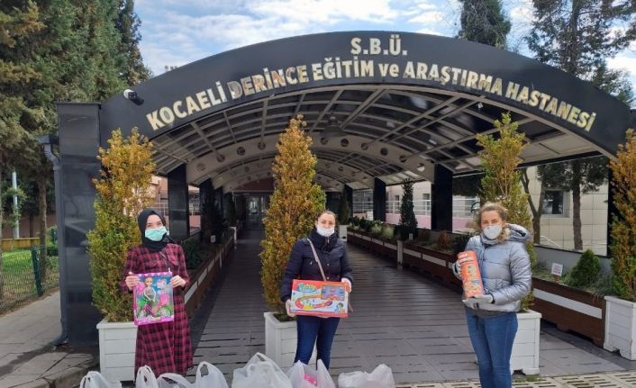 Kocaeli’de korona virüs tedavisi devam eden çocuklara oyuncak hediye edildi