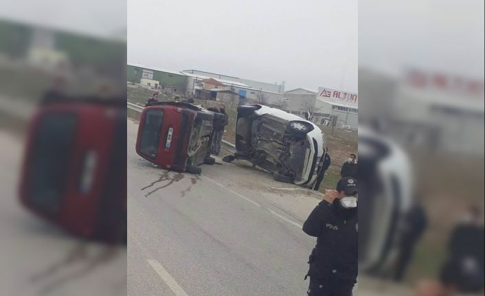 Konya’da iki otomobil çarpıştı: 4 yaralı