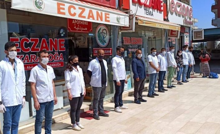 Korona virüsten hayatını kaybeden eczacılar 81 ilde düzenlenen programla anıldı