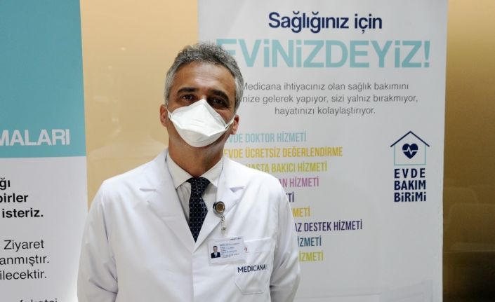 Koronavirüsü yenen doktorlar görevlerine devam etmek için gün sayıyor