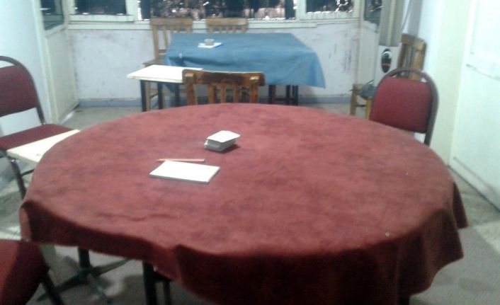 Kumar oynadılar sosyal mesafeden ceza yediler