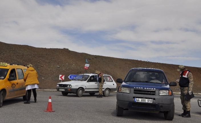 Malatya’dan il dışına çıkmak isteyen 12 bin kişiden 2 bin 382’sine izin verildi