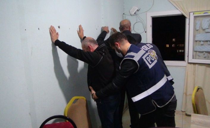 Mardin’de kumar operasyonu: 8 kişiye 39 bin lira idari para cezası uygulandı