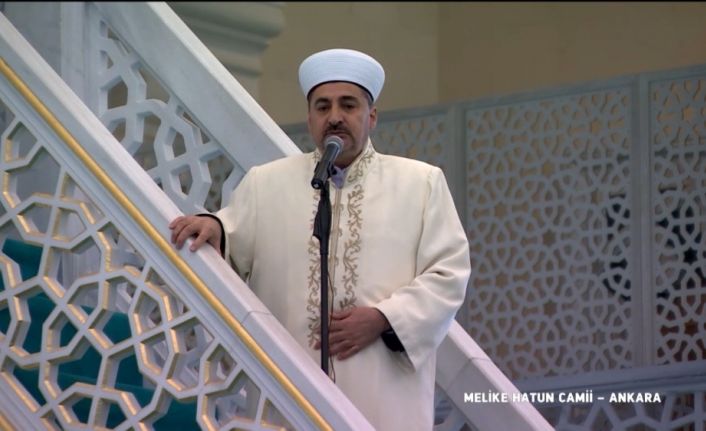Melike Hatun Camii’nde cuma namazı kılındı
