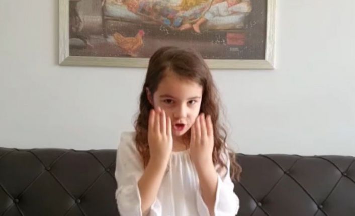 Miniklerden işaret dili ile ‘Evde kal, sağlıkla kal, iyi ki varsın Yeşilay’ mesajı