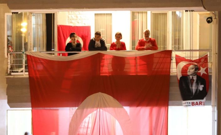 Mudanya İstiklal Marşı’yla yankılandı