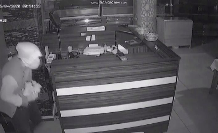 Ne kameradan ne de polisten kaçabildi