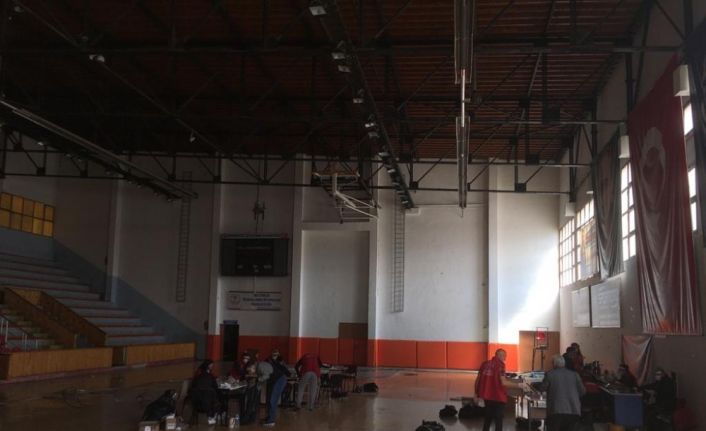 Niğde Gençlik Merkezleri günlük 2 bin 500 adet siperlik maske üretiyor