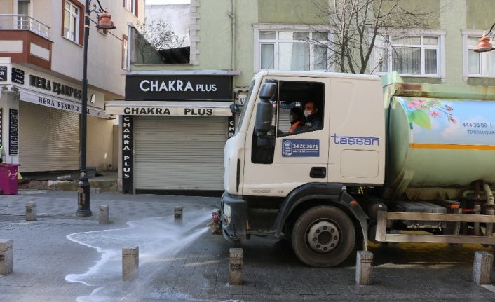 Özlem çarşısı temizlenip dezenfekte edildi