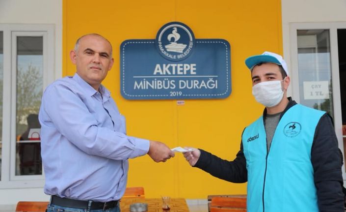 Pamukkale Belediyesi vatandaşlara 200 bine yakın ücretsiz maske dağıttı