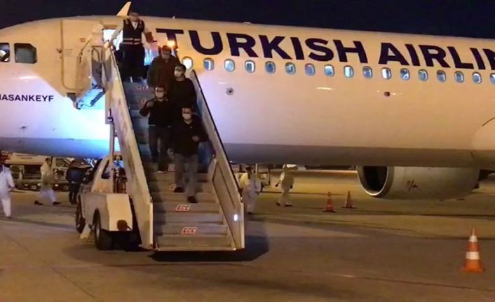 Rusya ve Almanya’dan getirilen 527 kişi Adana ve Mersin’de karantinaya alındı