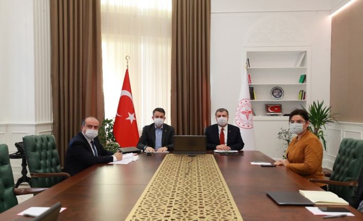 Sağlık Bakanı Koca, Tarım ve Orman Bakanı Pakdemirli ile bir araya geldi