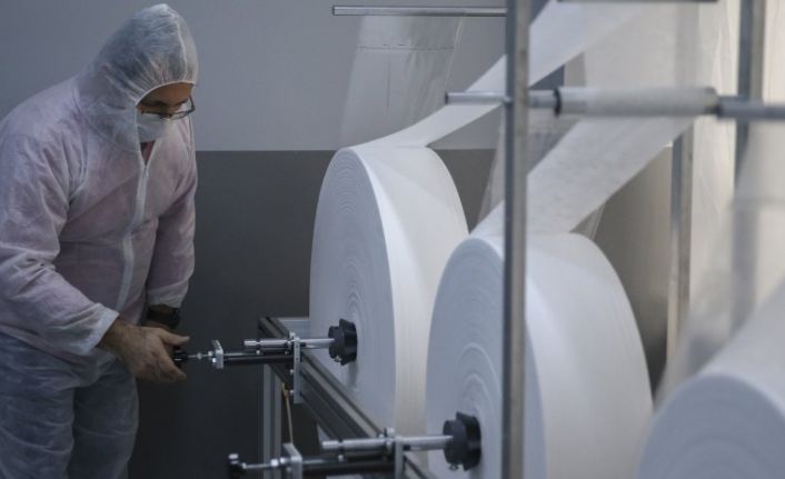 Sağlık çalışanları için günde 10 bin adet tek kullanımlık önlük üretilecek
