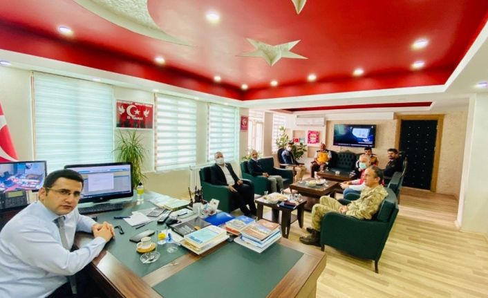 Sağlık-Sen Şırnak Şube Başkan Vekili Anmal Beytüşşebap’ta sağlık çalışanları ile bir araya geldi