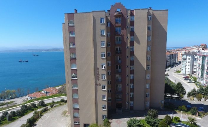 Sağlıkçılar için tepki çeken yazı asılan sitenin yöneticisi: “Tamamen yanlış anlaşılma yaşandı”