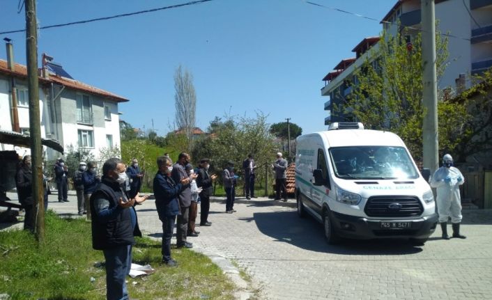 Selendi’de cenaze namazında korona tedbiri