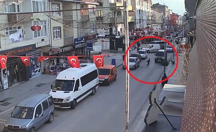 Sokağa çıkma yasağını ihlal eden çocuk, hızla gelen aracın altında kaldı