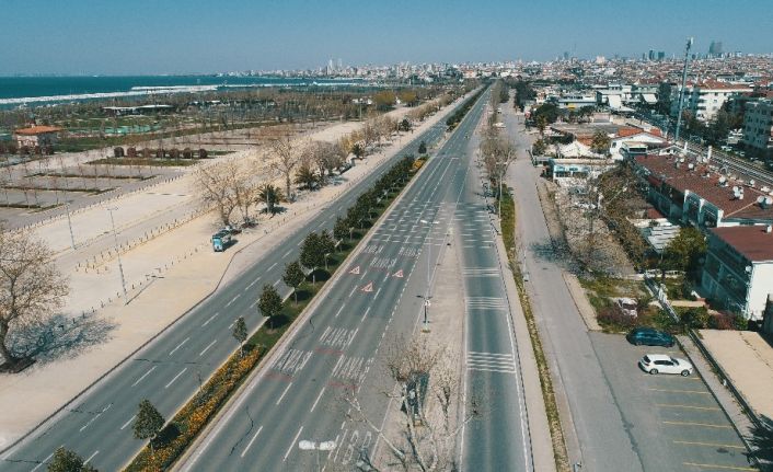 Sokağa çıkma yasağının 2’nci gününde boş kalan İstanbul’un sahilleri havadan görüntülendi