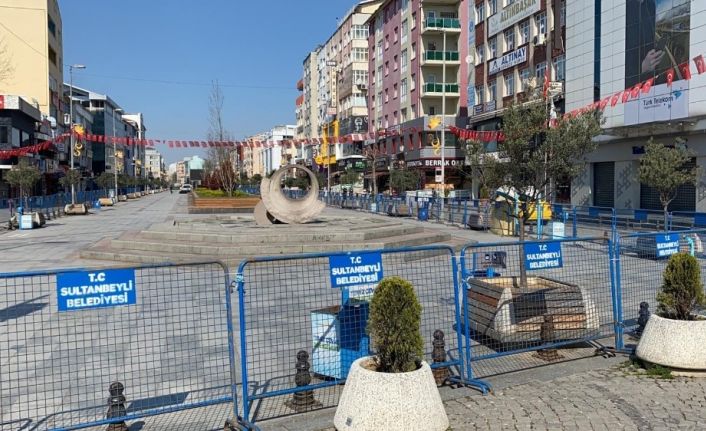Sultanbeyli Kent Meydanı korona virüs tedbirleri kapsamında yaya trafiğine kapatıldı