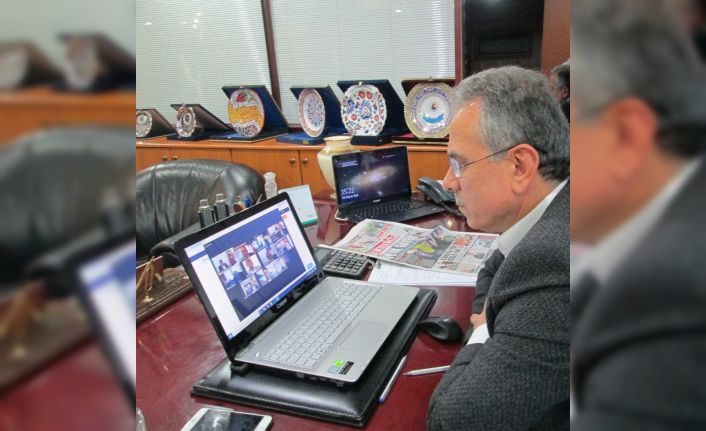 Tarım ve Orman Bakanı Pakdemirli, Ticaret Borsası başkanları ile telekonferans yöntemiyle buluştu