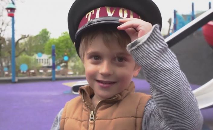 Tedbirleri kademeli olarak azaltan Danimarka’da Tivoli Bahçeleri çocuklar için açıldı