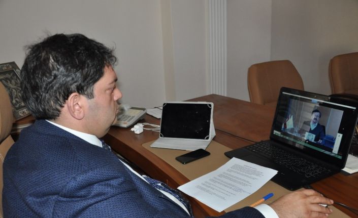 TOBB Yönetim Kurulu Başkanı Rifat Hisarcıklıoğlu, oda ve borsa başkanlarıyla video konferans aracılığı ile görüştü