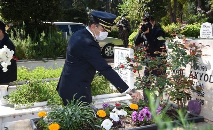Türk Polis Teşkilatının 175.Kuruluş Yıldönümü kapsamında şehitlikte tören düzenlendi